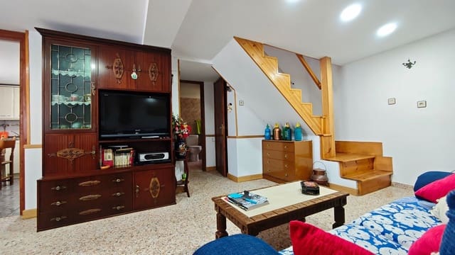 4 makuuhuone Maalaistalo myytävänä paikassa Carrizo - 56 000 € (Ref: 9084866)