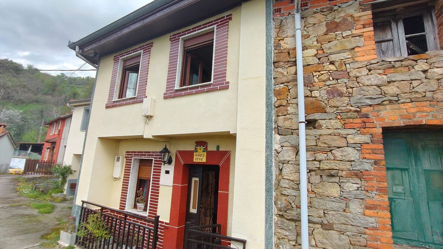 2 quarto Quinta/Casa Rural para venda em San Martin del Rey Aurelio com garagem - 90 000 € (Ref: 9088326)