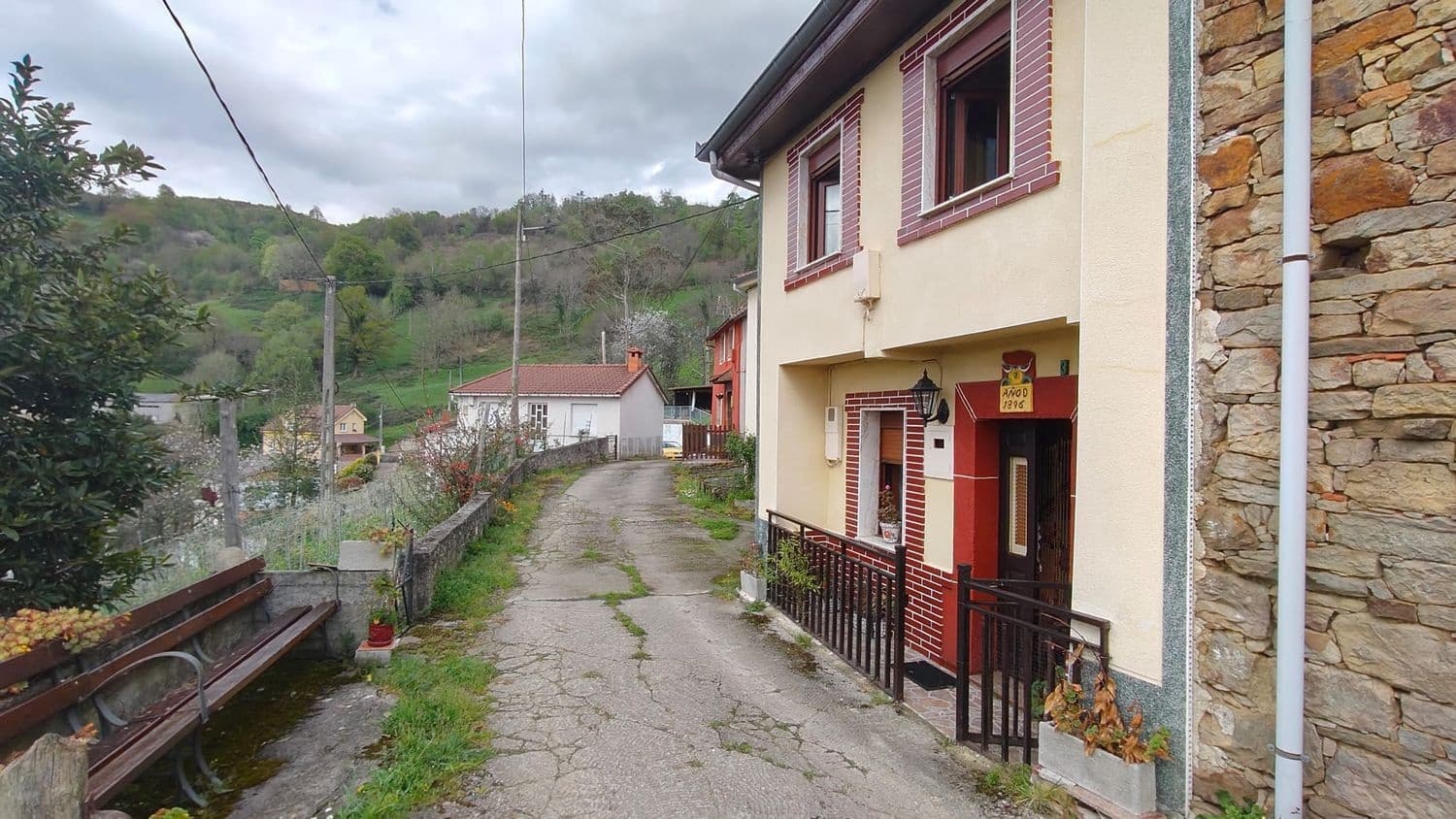 2 quarto Quinta/Casa Rural para venda em San Martin del Rey Aurelio com garagem - 90 000 € (Ref: 9088326)