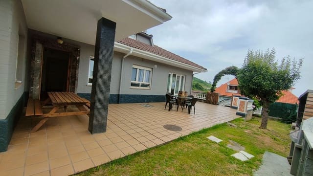 5 slaapkamer Villa te koop in Carreño met zwembad garage - € 349.000 (Ref: 9100307)