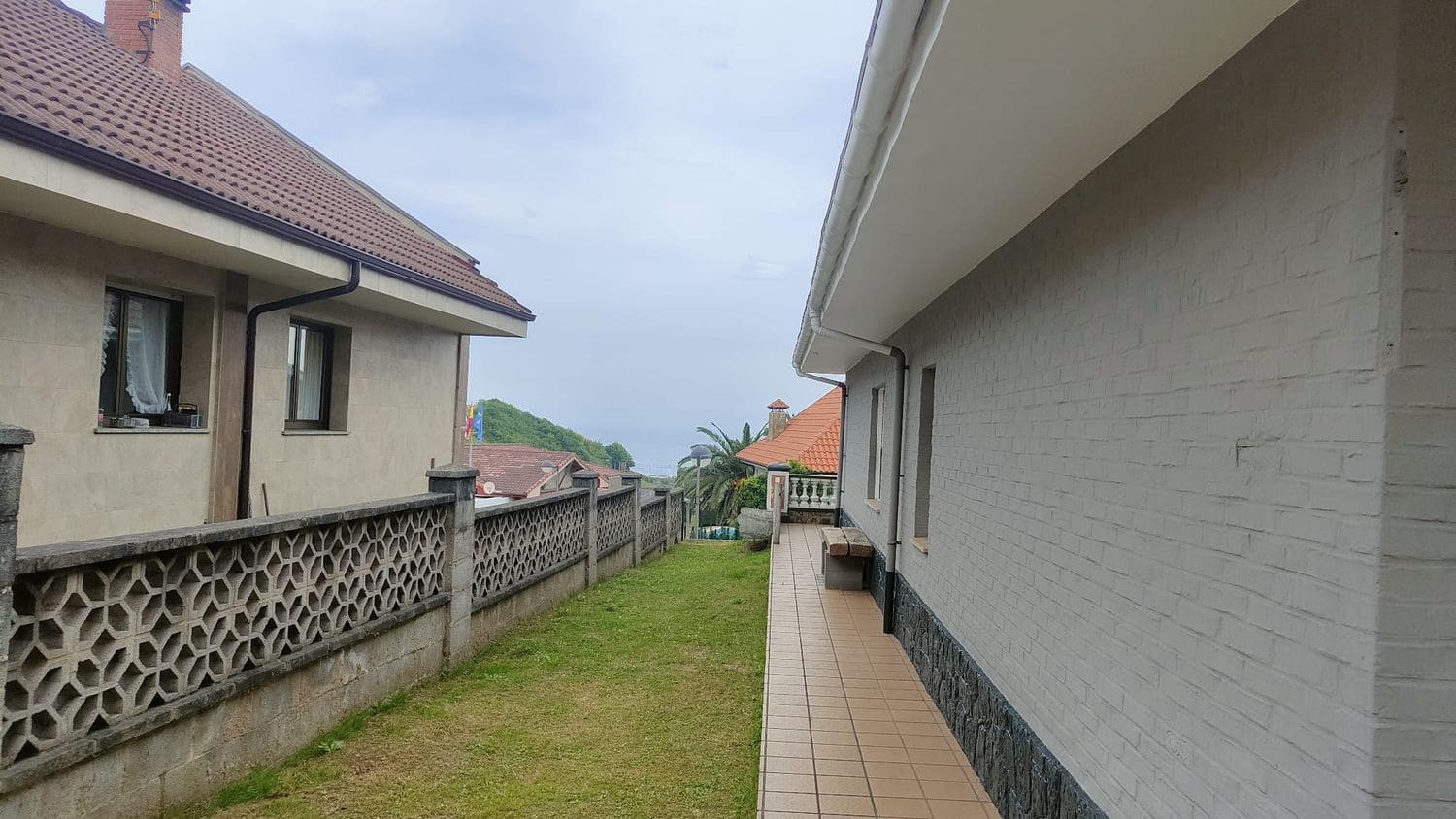 5 soveværelse Villa til salg i Carreno med swimmingpool garage - € 349.000 (Ref: 9100307)