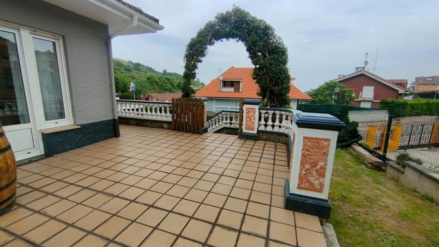 5 slaapkamer Villa te koop in Carreño met zwembad garage - € 349.000 (Ref: 9100307)