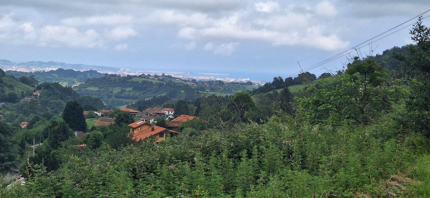 Grunde uden byggetilladelser til salg i Gijon - € 78.000 (Ref: 9102646)