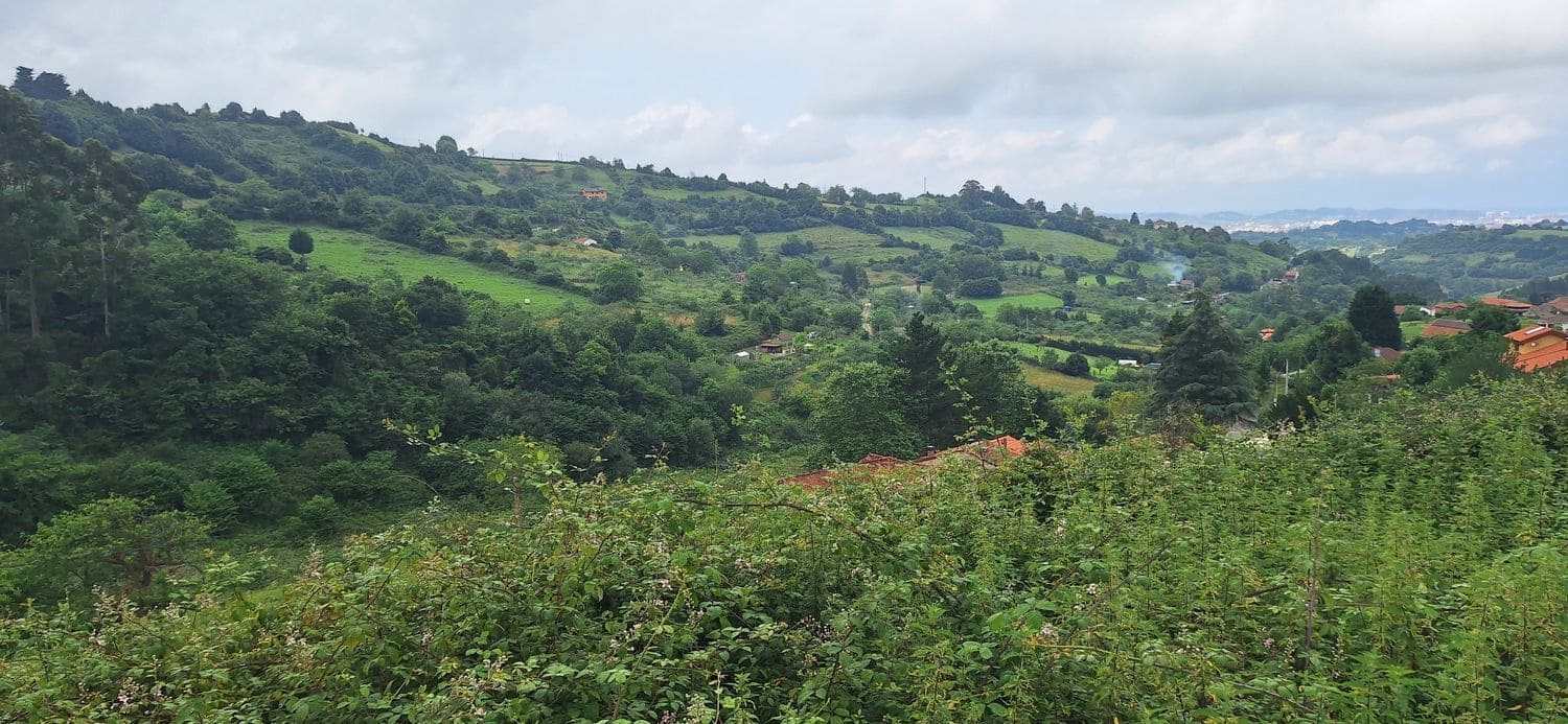 Grunde uden byggetilladelser til salg i Gijon - € 78.000 (Ref: 9102646)