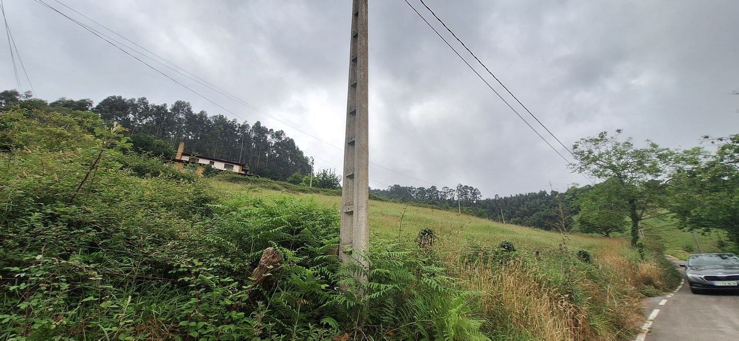 Grunde uden byggetilladelser til salg i Gijon - € 78.000 (Ref: 9102646)
