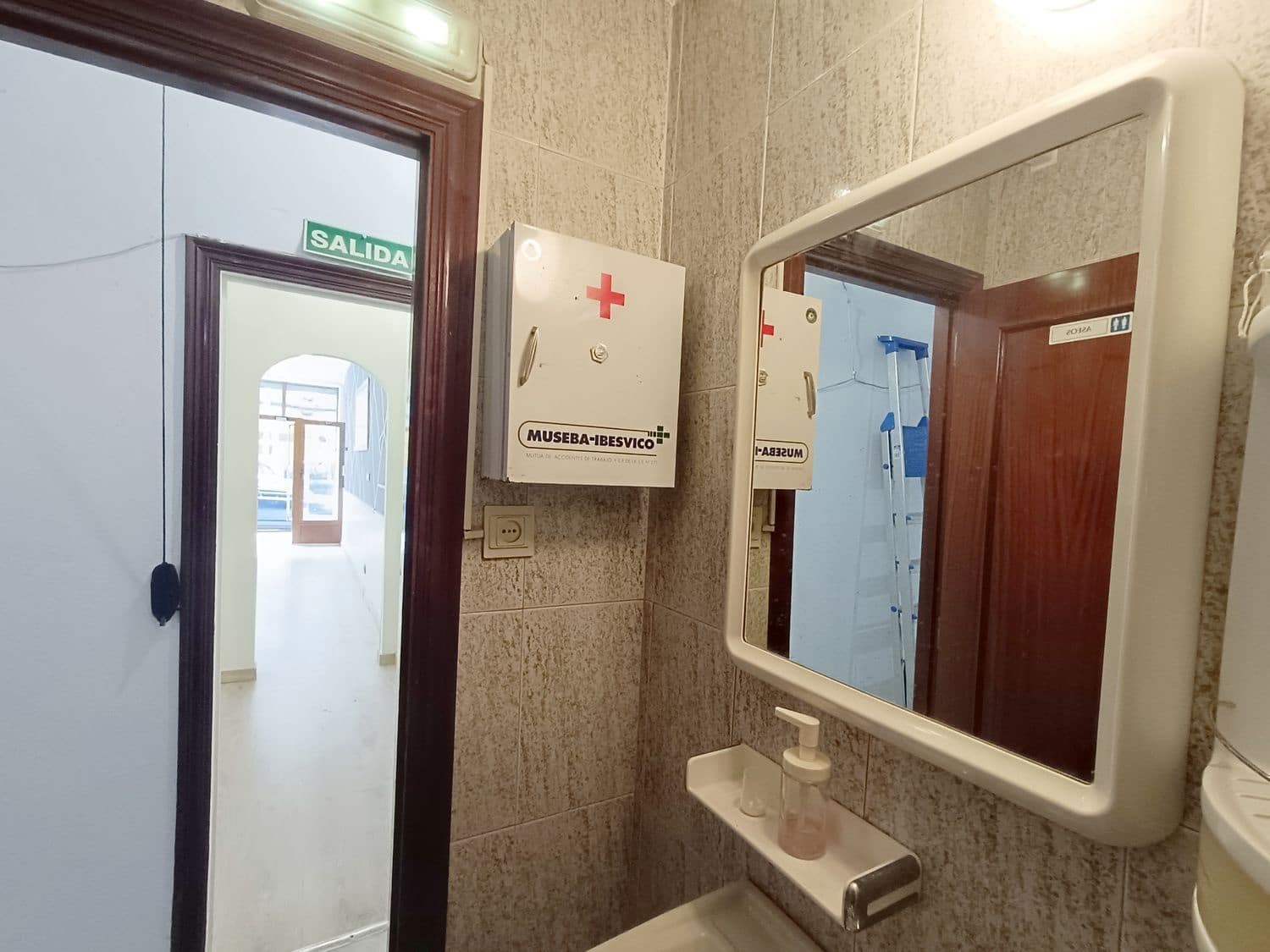 Erhverv til salg i Gijon - € 49.900 (Ref: 9102649)