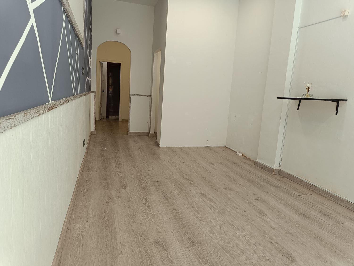 Erhverv til salg i Gijon - € 49.900 (Ref: 9102649)