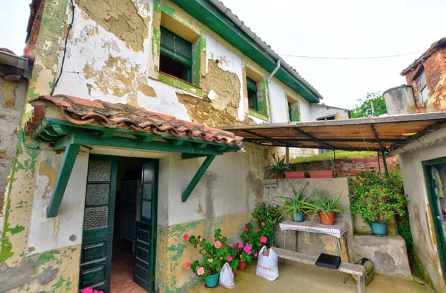 2 bedroom Townhouse for sale in Langreo with garage - € 38,000 (Ref: 9109914)