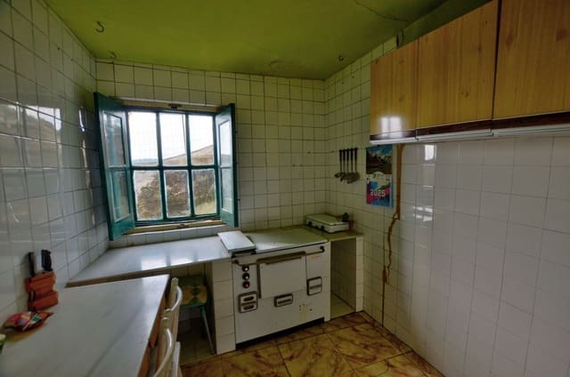 2 bedroom Townhouse for sale in Langreo with garage - € 38,000 (Ref: 9109914)