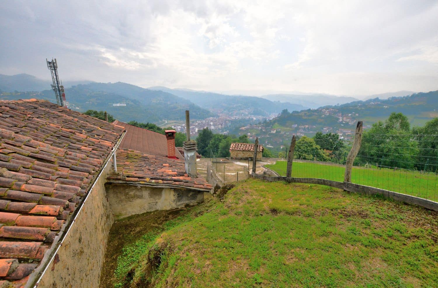 2 soveværelse Byhus til salg i Langreo med garage - € 38.000 (Ref: 9109914)