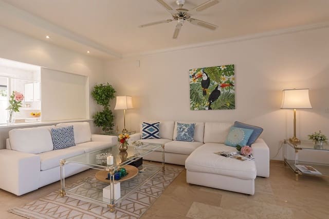 4 soveværelse Byhus til salg i Atalaya-Isdabe, Estepona med swimmingpool garage - € 439.000 (Ref: 9111806)