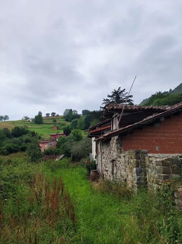 3 soveværelse Finca/Landehus til salg i Parres med garage - € 52.000 (Ref: 9118454)