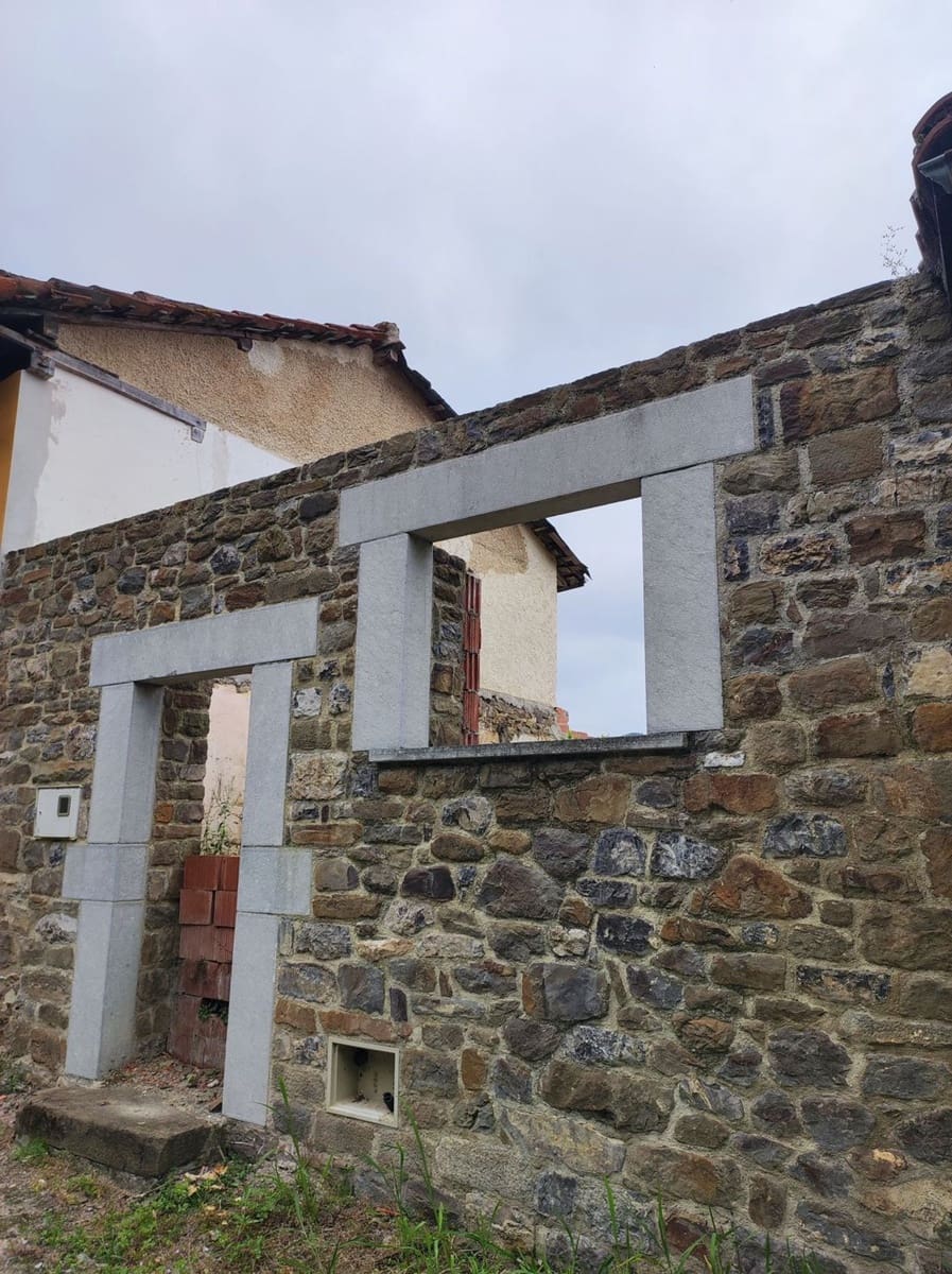 3 soveværelse Finca/Landehus til salg i Parres med garage - € 52.000 (Ref: 9118454)