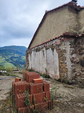 3 soveværelse Finca/Landehus til salg i Parres med garage - € 52.000 (Ref: 9118454)