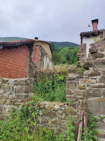 3 soveværelse Finca/Landehus til salg i Parres med garage - € 52.000 (Ref: 9118454)