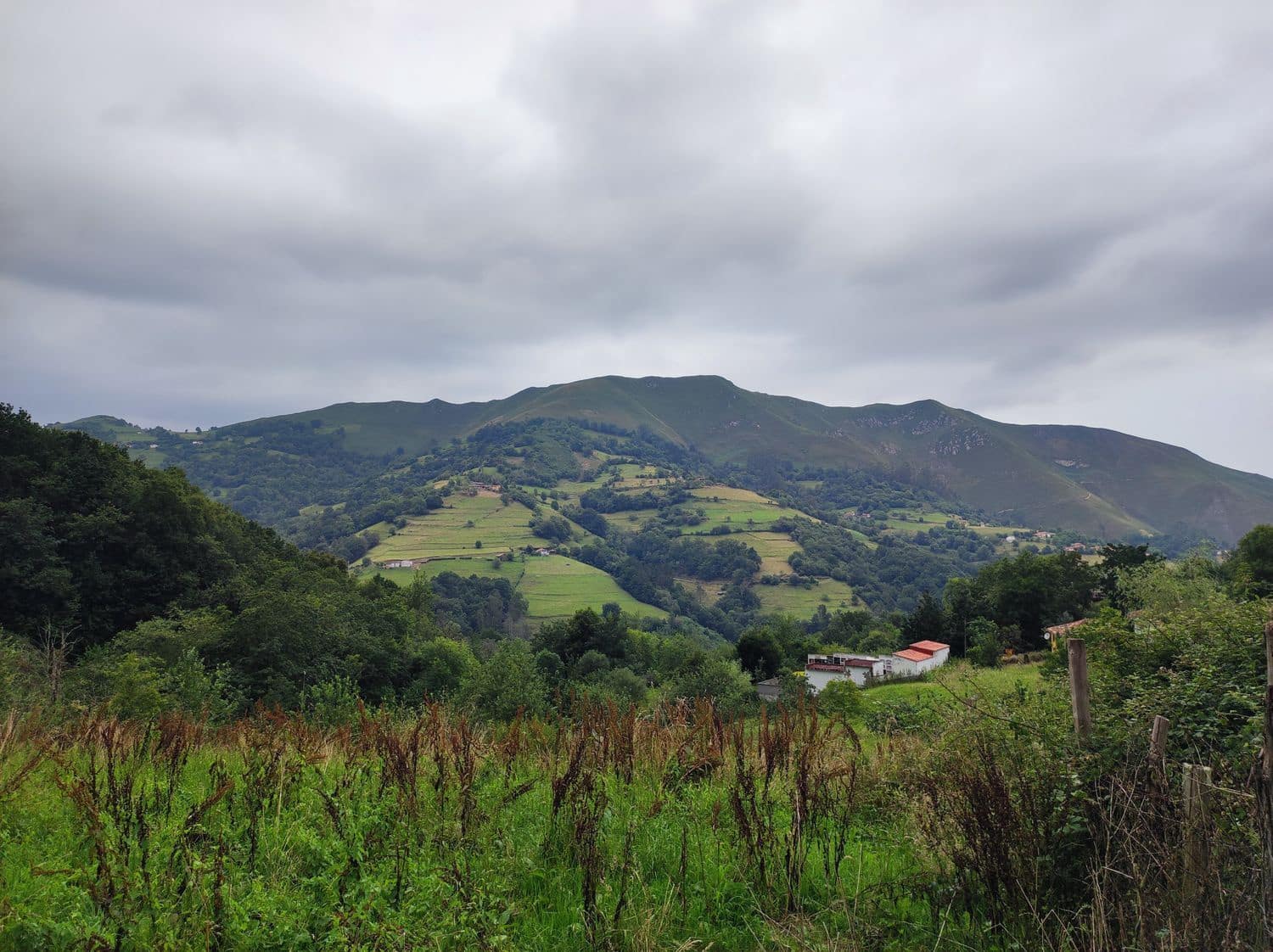 3 soveværelse Finca/Landehus til salg i Parres med garage - € 52.000 (Ref: 9118454)