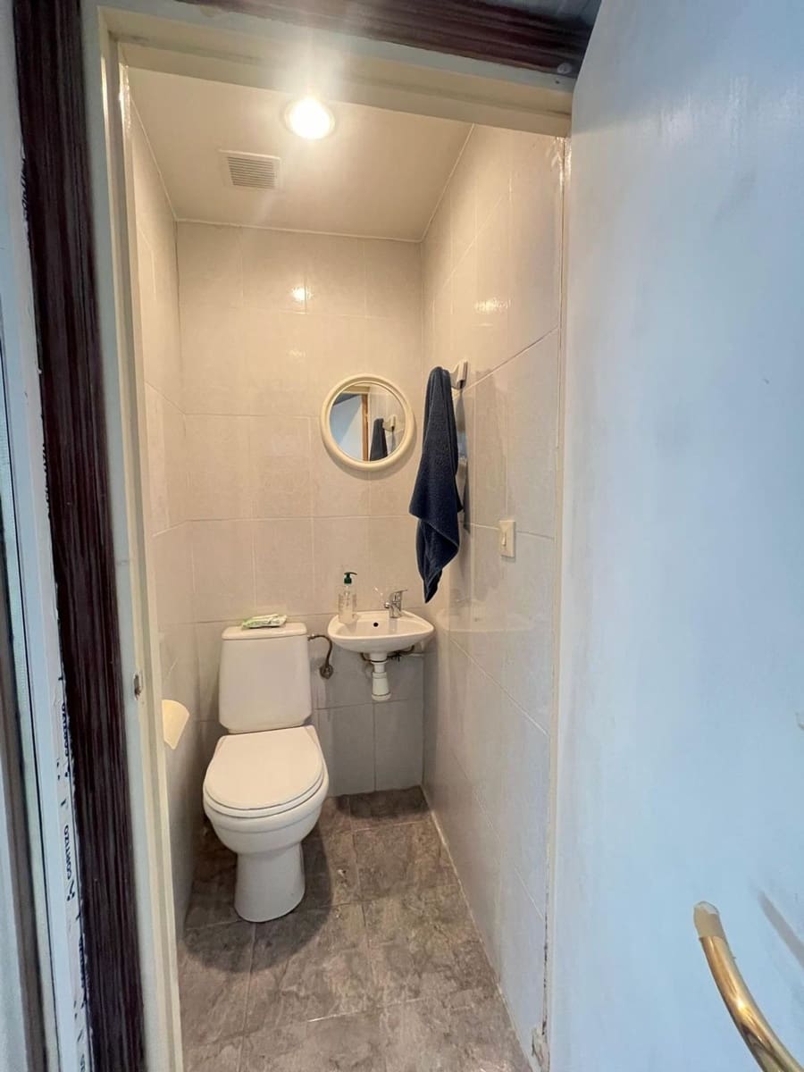 Erhverv til salg i Gijon - € 65.000 (Ref: 9118455)