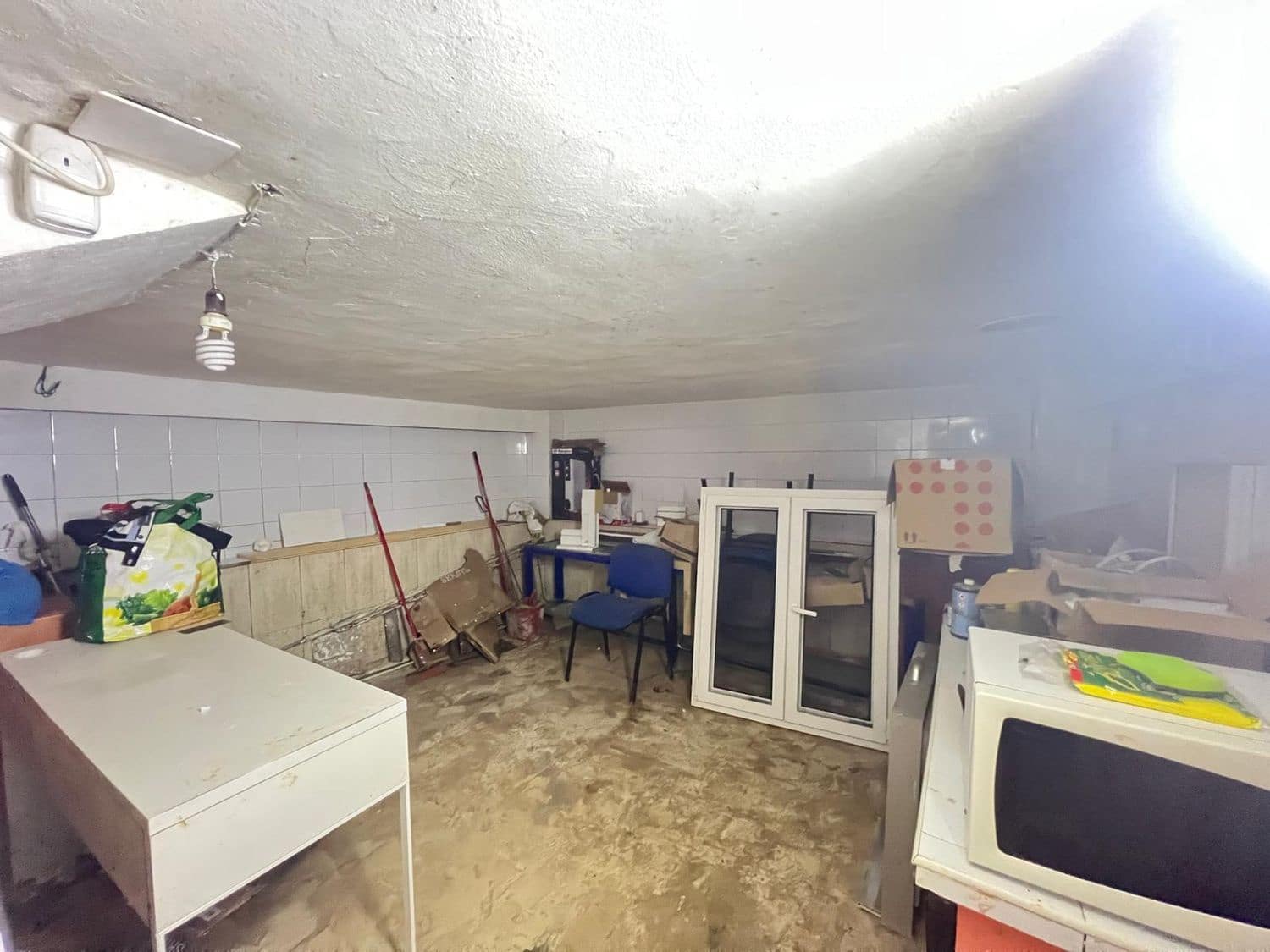 Erhverv til salg i Gijon - € 65.000 (Ref: 9118455)