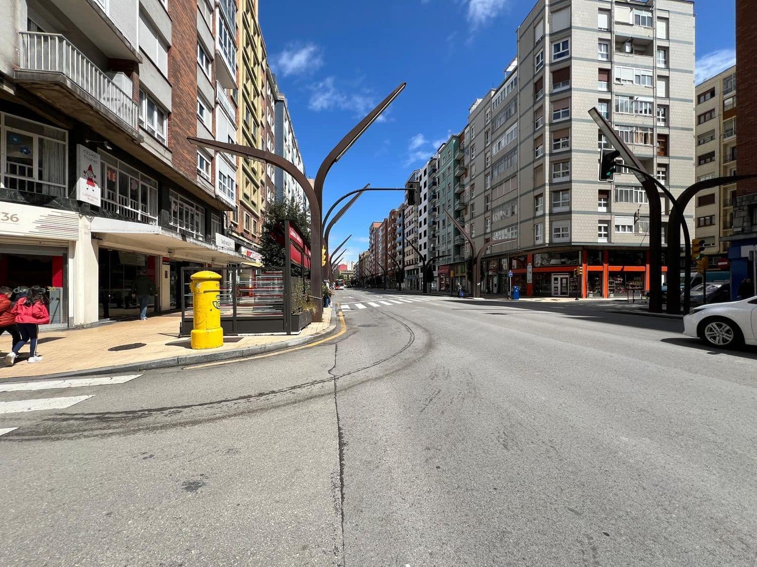 Erhverv til salg i Gijon - € 65.000 (Ref: 9118455)