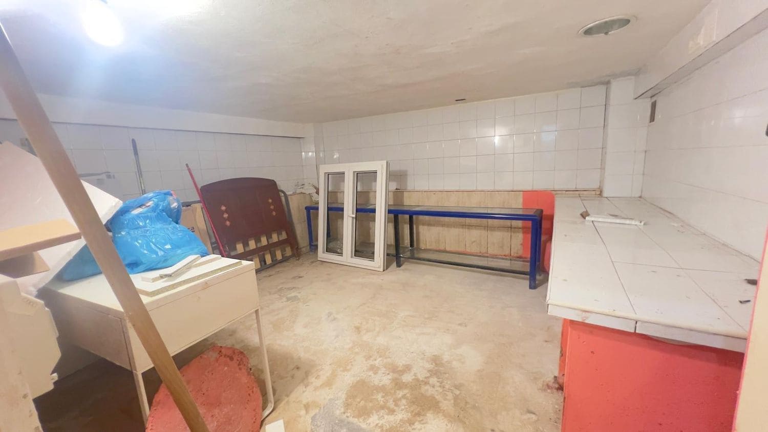 Kaupallinen myytävänä paikassa Gijon - 65 000 € (Ref: 9118455)