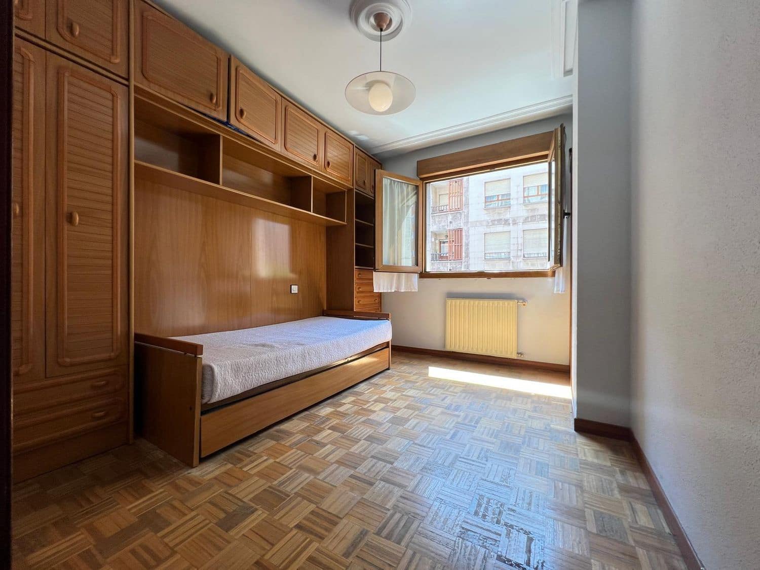 2 soveværelse Lejlighed til salg i Gijon med garage - € 159.600 (Ref: 9124560)