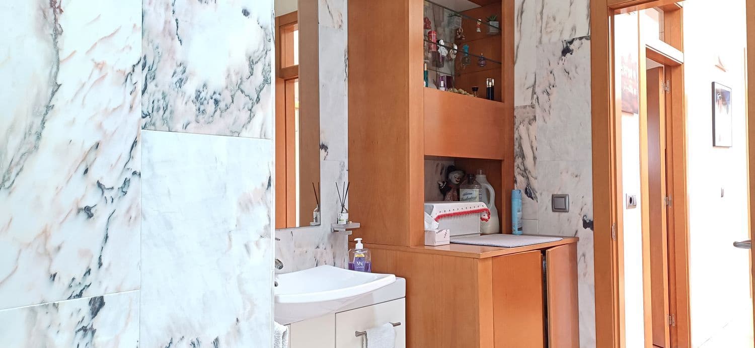 4 soveværelse Byhus til salg i San Martin del Rey Aurelio med garage - € 325.000 (Ref: 9129418)