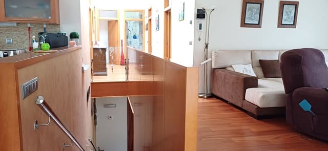 4 quarto Casa em Banda para venda em San Martín del Rey Aurelio com garagem - 325 000 € (Ref: 9129418)