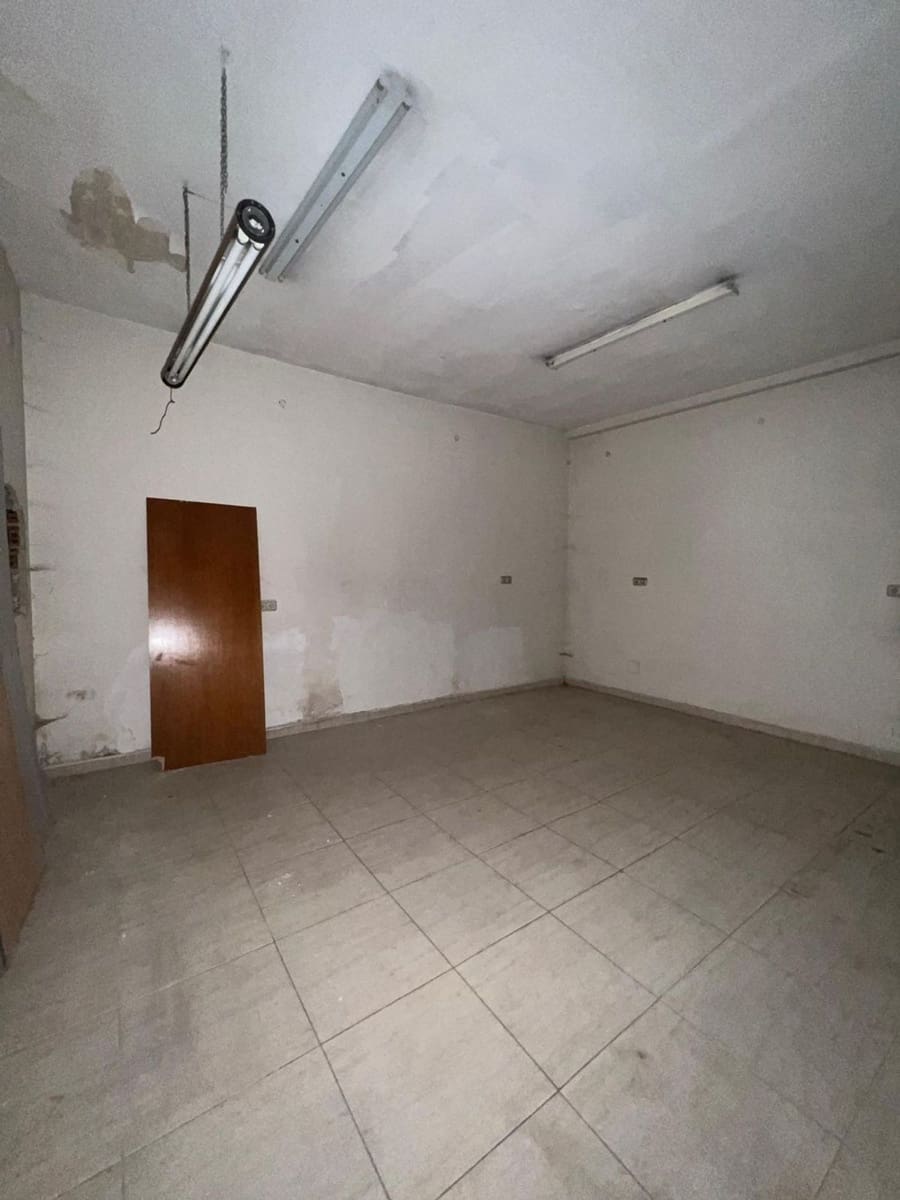 Erhverv til salg i Castrillon - € 226.500 (Ref: 9129421)