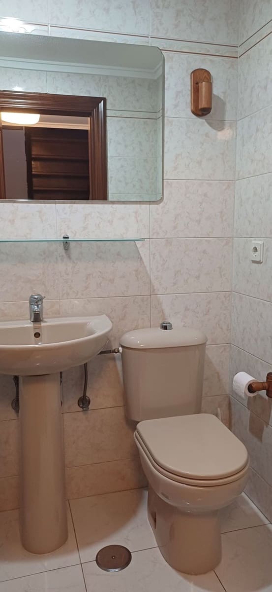 2 soverom Leilighet til salgs i Gijon med garasje - € 250 000 (Ref: 9136911)