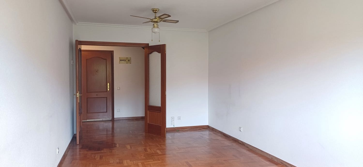 2 soverom Leilighet til salgs i Gijon med garasje - € 250 000 (Ref: 9136911)