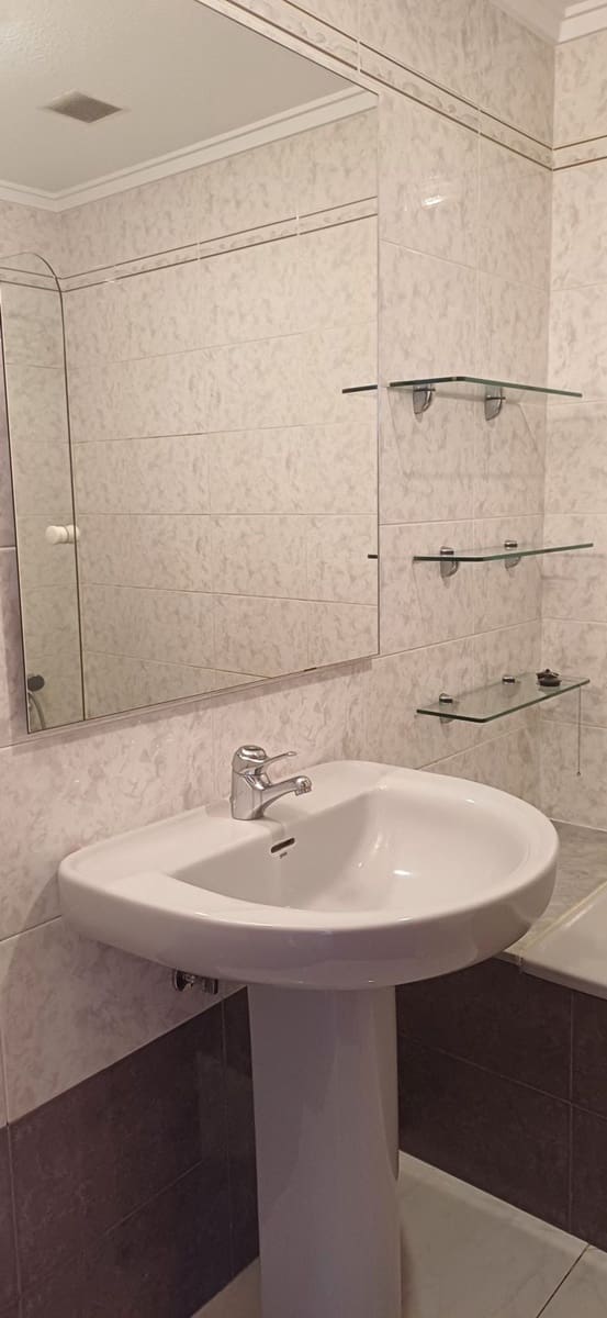 2 soverom Leilighet til salgs i Gijon med garasje - € 250 000 (Ref: 9136911)