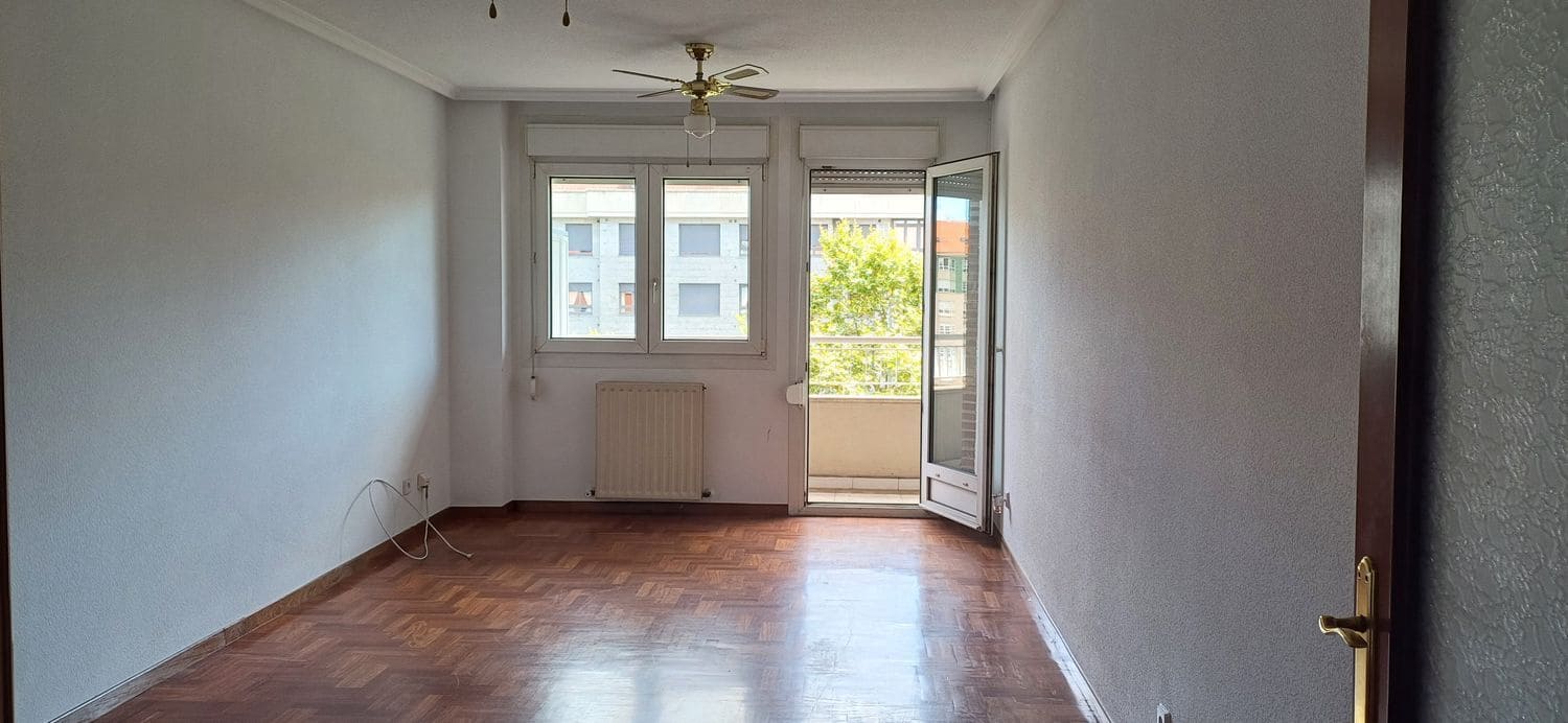 2 soverom Leilighet til salgs i Gijon med garasje - € 250 000 (Ref: 9136911)