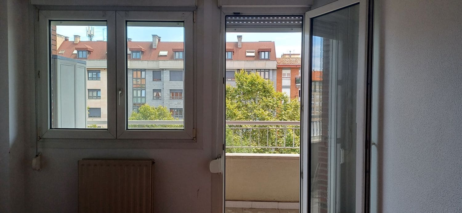 2 soverom Leilighet til salgs i Gijon med garasje - € 250 000 (Ref: 9136911)