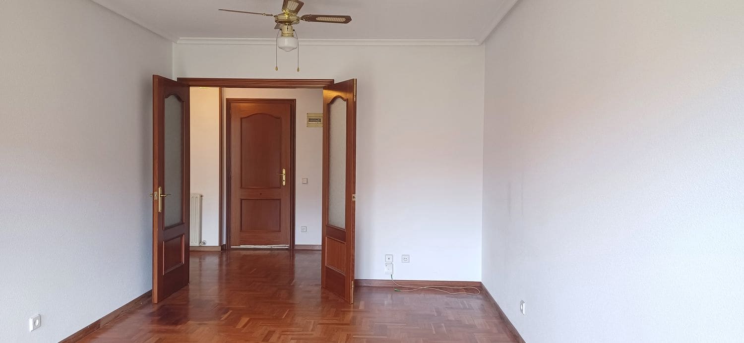 2 soverom Leilighet til salgs i Gijon med garasje - € 250 000 (Ref: 9136911)