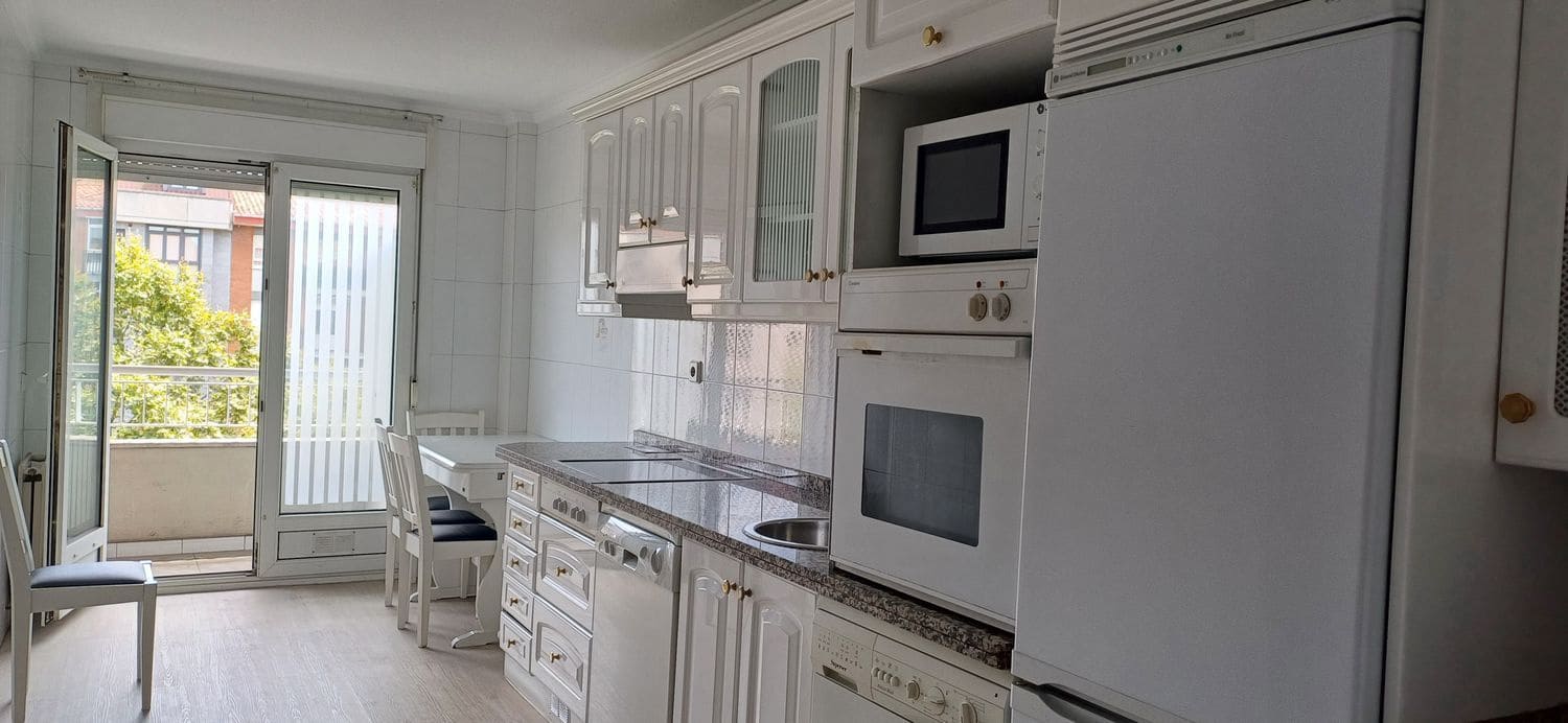 2 soverom Leilighet til salgs i Gijon med garasje - € 250 000 (Ref: 9136911)