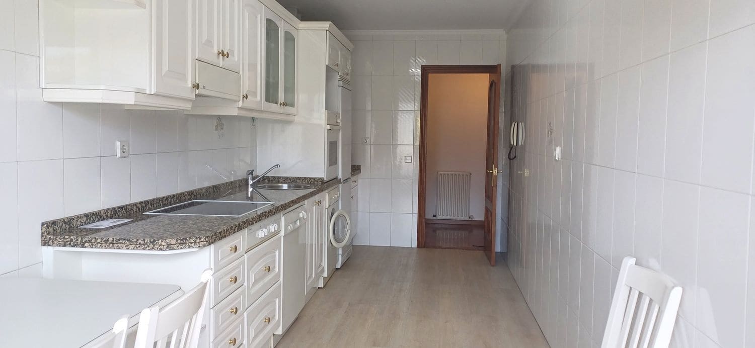 2 soverom Leilighet til salgs i Gijon med garasje - € 250 000 (Ref: 9136911)