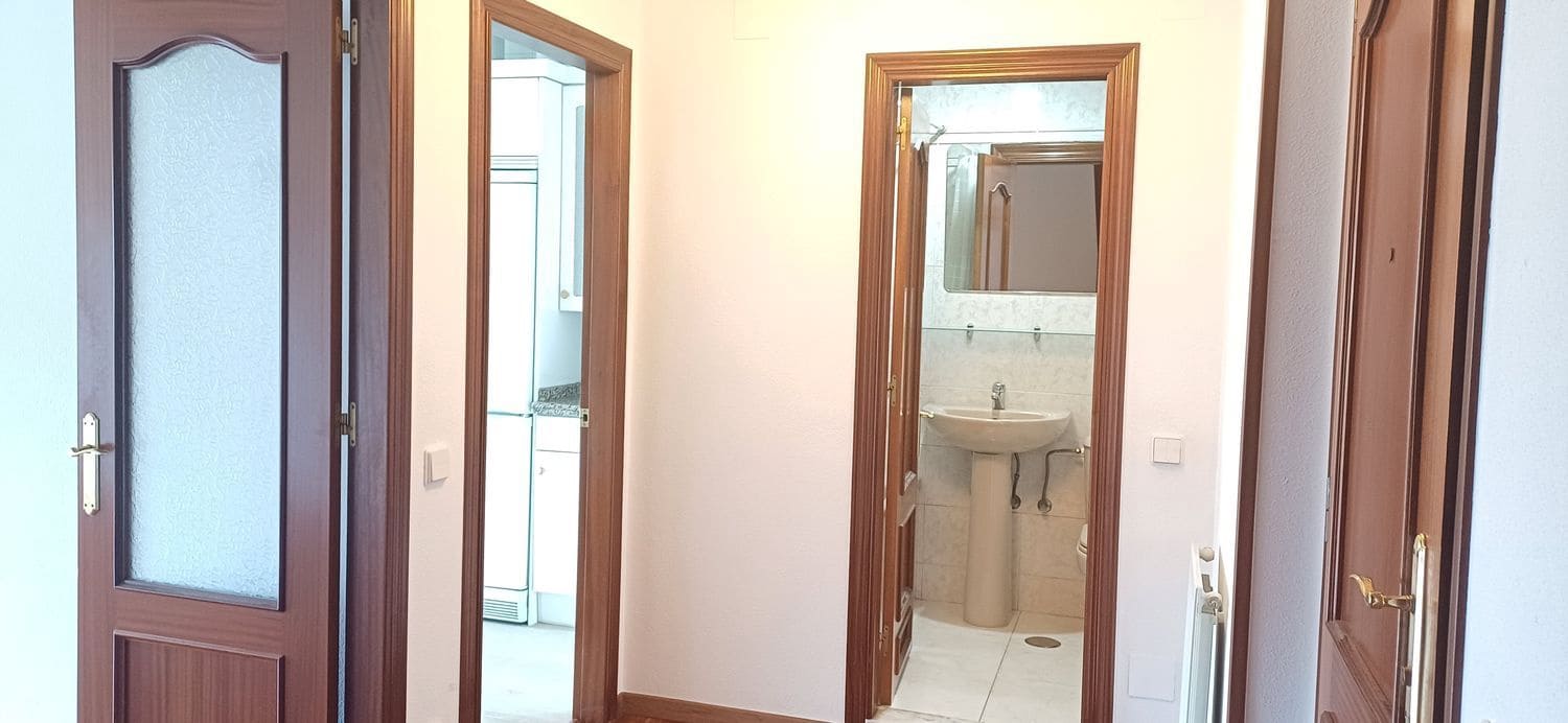 2 soverom Leilighet til salgs i Gijon med garasje - € 250 000 (Ref: 9136911)