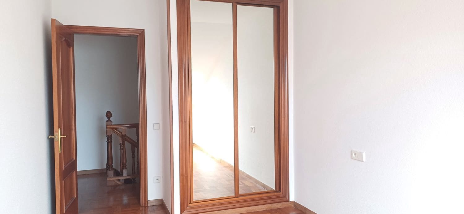 2 soverom Leilighet til salgs i Gijon med garasje - € 250 000 (Ref: 9136911)