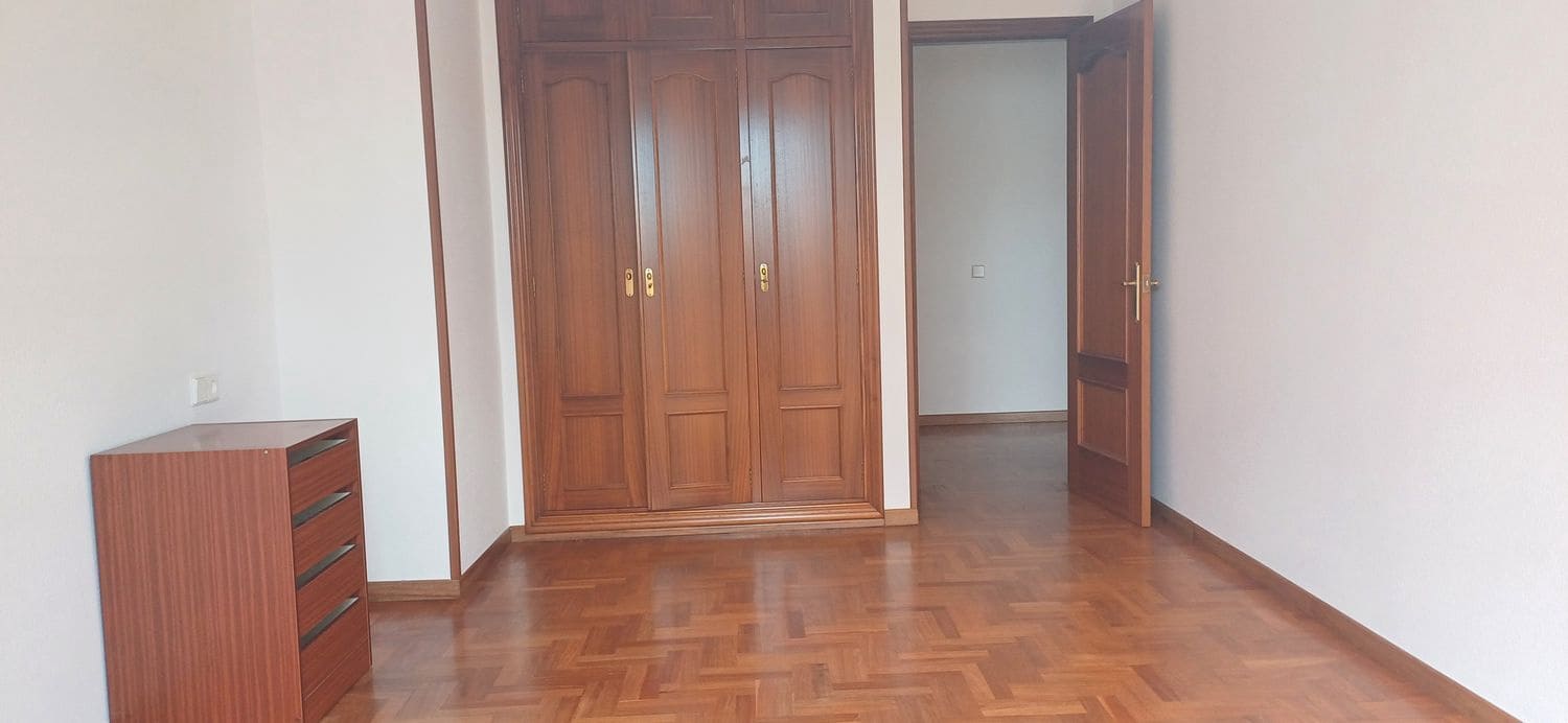 2 soverom Leilighet til salgs i Gijon med garasje - € 250 000 (Ref: 9136911)