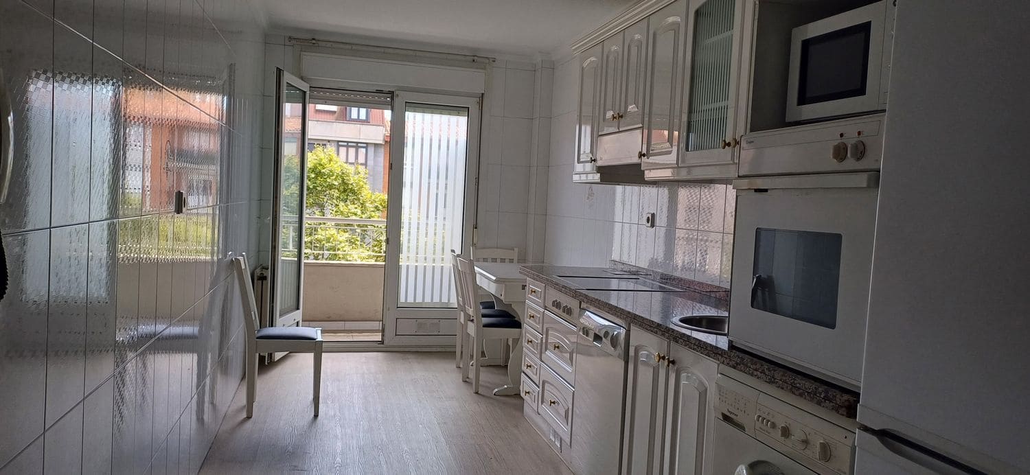 2 soverom Leilighet til salgs i Gijon med garasje - € 250 000 (Ref: 9136911)