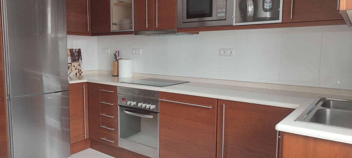 2 sovrum Lägenhet att hyra i Gijon med garage - 750 € (Ref: 9136912)