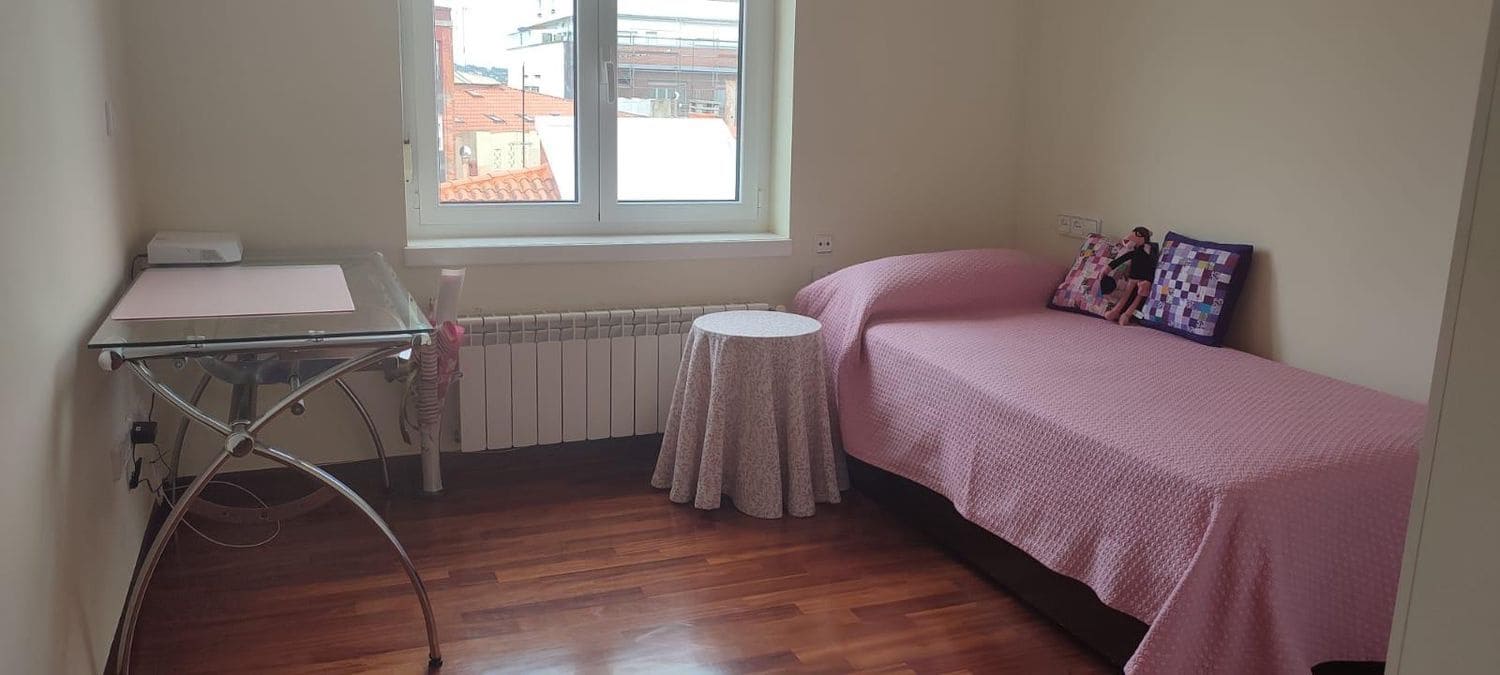 2 sovrum Lägenhet att hyra i Gijon med garage - 750 € (Ref: 9136912)