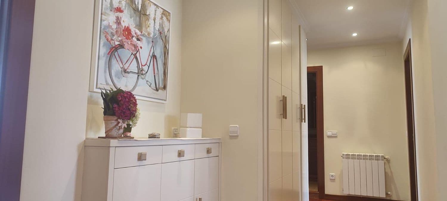 2 sovrum Lägenhet att hyra i Gijon med garage - 750 € (Ref: 9136912)