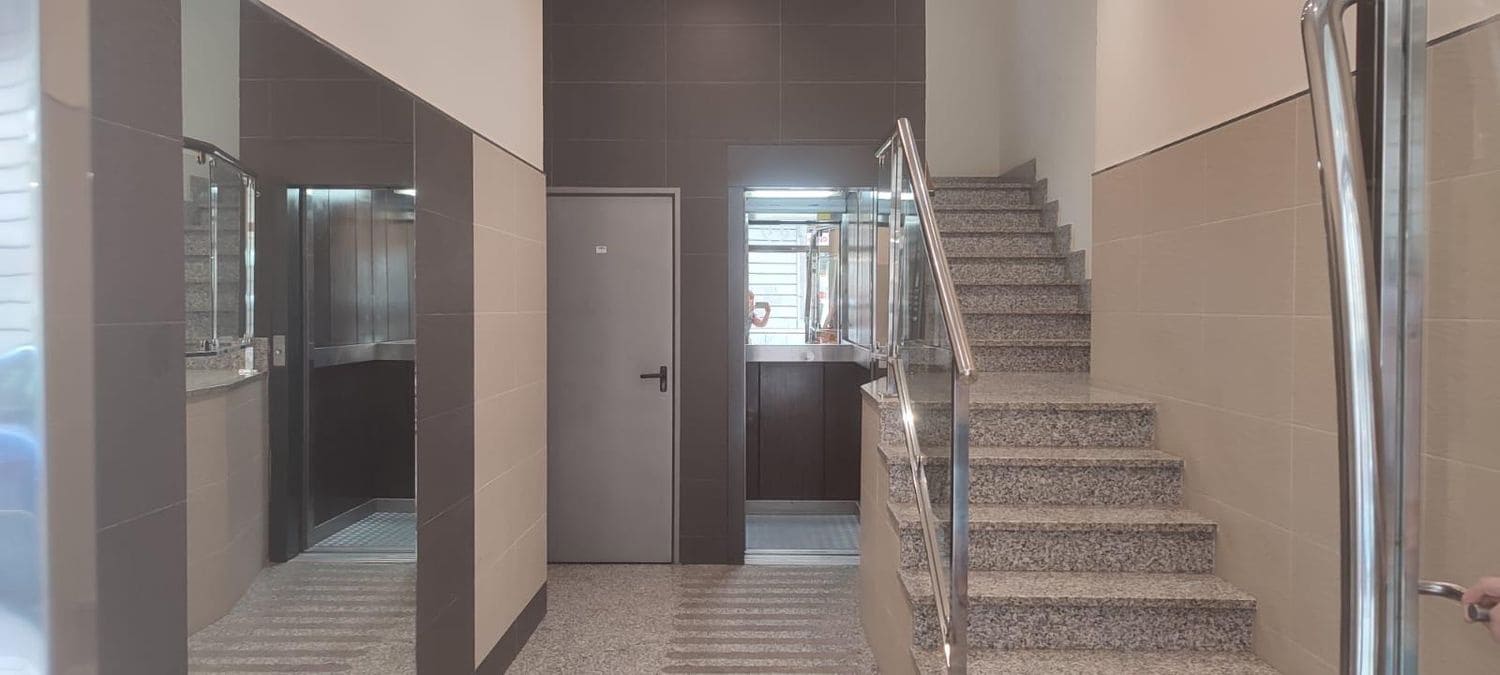 2 sovrum Lägenhet att hyra i Gijon med garage - 750 € (Ref: 9136912)