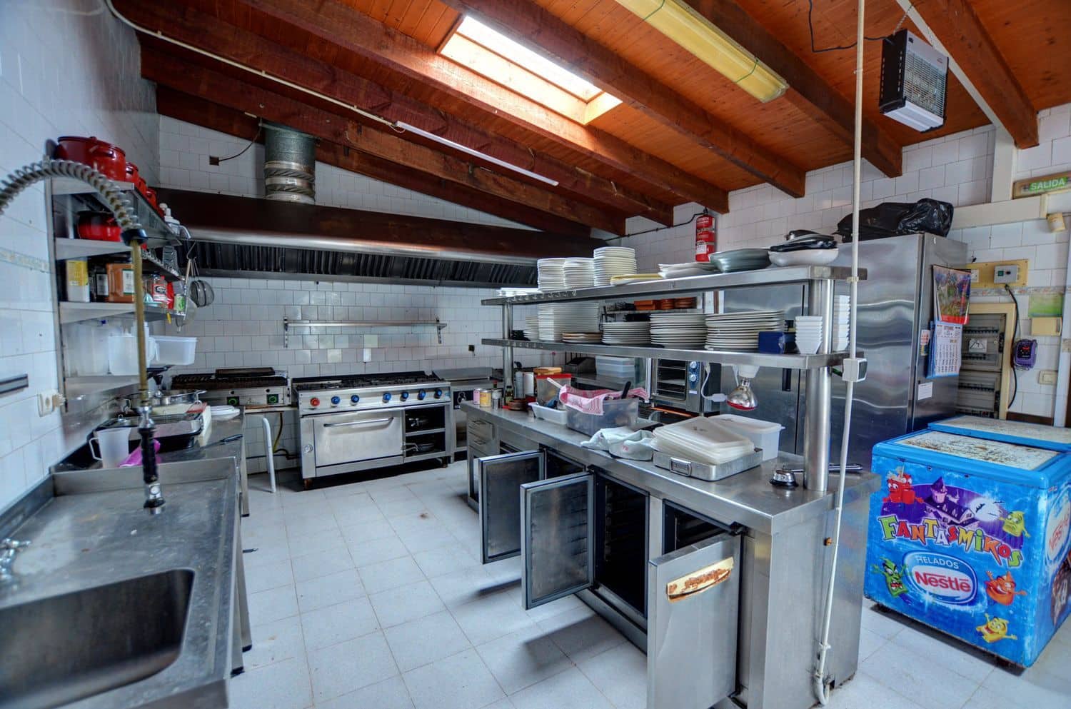 Restaurant/Bar til salgs i Gijon - € 800 000 (Ref: 9141164)