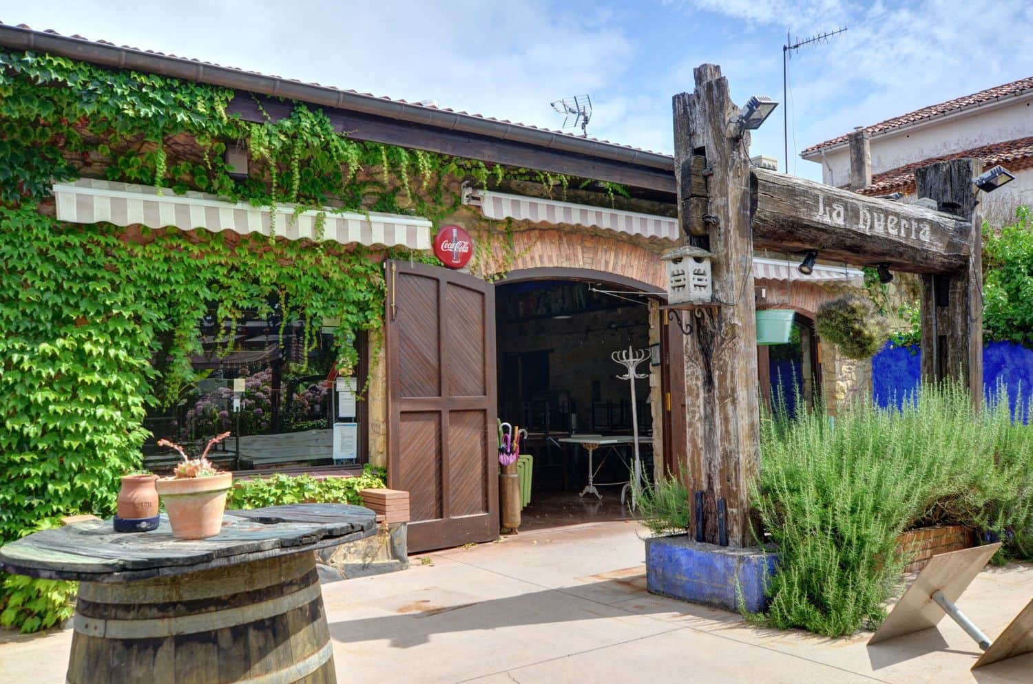Restaurant/Bar til salgs i Gijon - € 800 000 (Ref: 9141164)