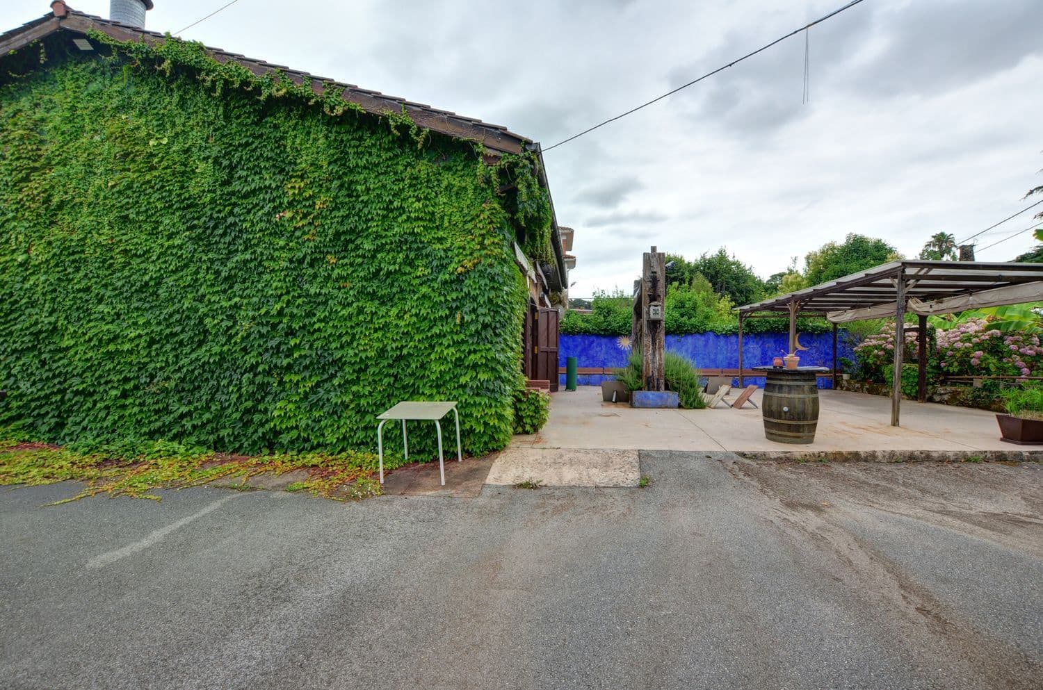 Restaurant/Bar til salgs i Gijon - € 800 000 (Ref: 9141164)