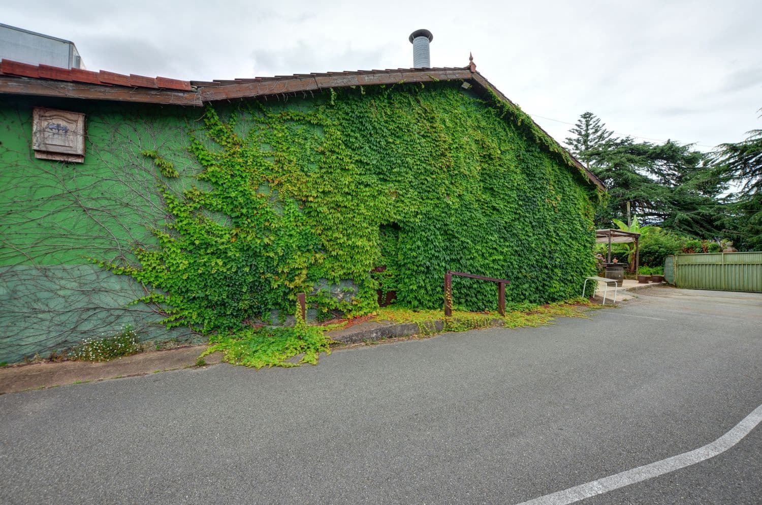 Restaurant/Bar til salgs i Gijon - € 800 000 (Ref: 9141164)