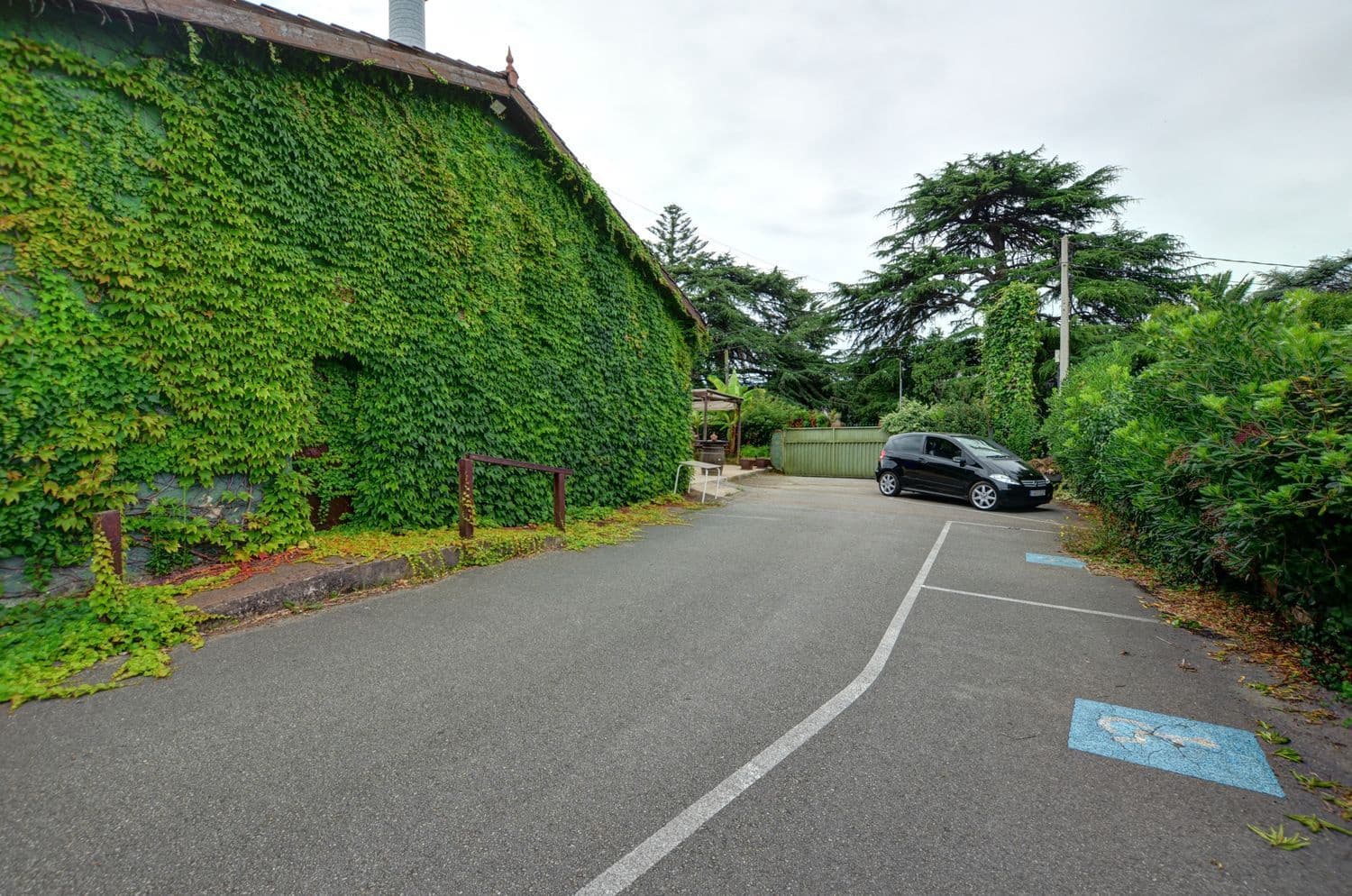 Restaurant/Bar til salgs i Gijon - € 800 000 (Ref: 9141164)