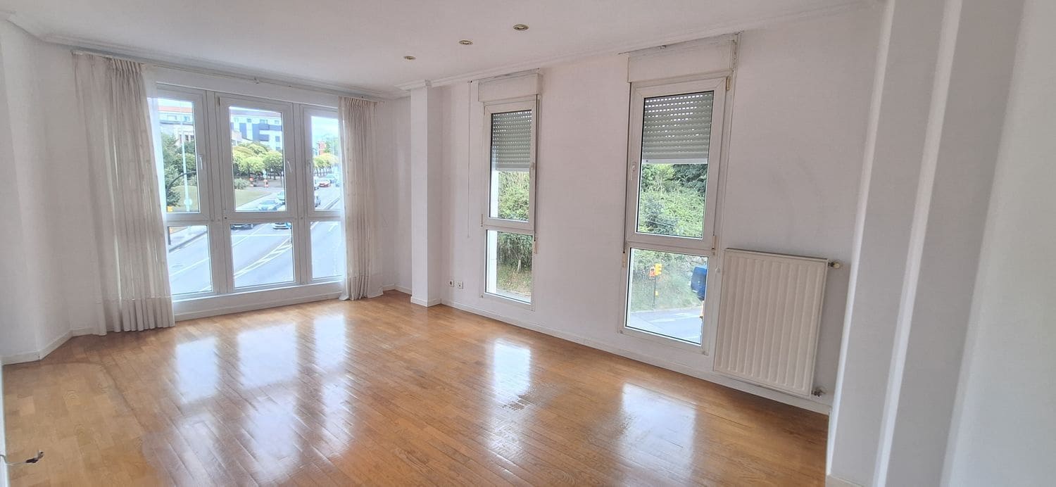 3 soveværelse Lejlighed til salg i Gijon med garage - € 248.000 (Ref: 9142528)